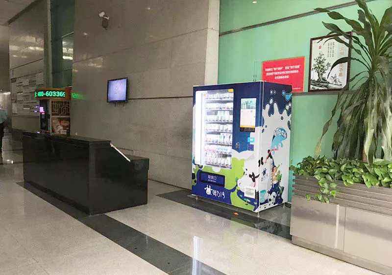Vending machine snacks and drinks & combo vending machine with 360 big capacity