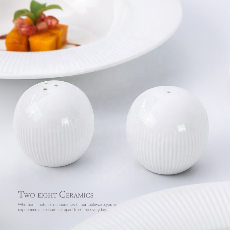 New Design Hotel Ware Porcelain Salt Shaker Salt Pepper Shaker, Salt And Pepper Shakers For Banquet*