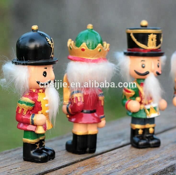 Decorative Christmas Figurines Resin Nutcracker soldier
