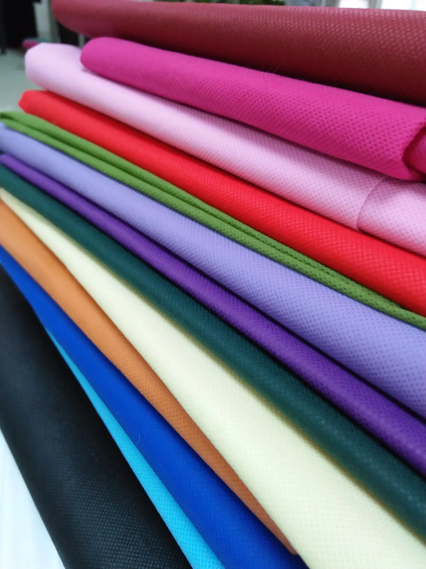 China Factory Nonwoven Fabric Wholesale Fabric Rolls
