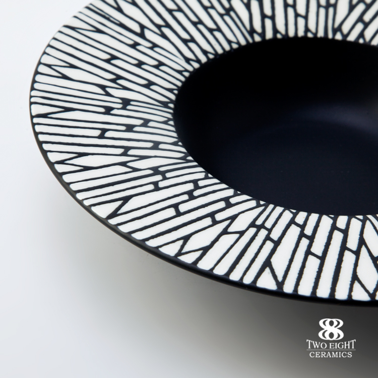 Top sale Japanese porcelain soup bowl fine restaurant hotel ceramic table set round black slate pasta plate crockery tableware