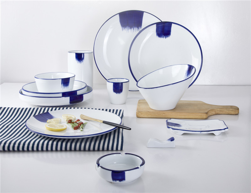 Blue Rim 10/12 Inch Custom Dinner Plate Ceramic Dinnerware Restaurant Custom Dishes