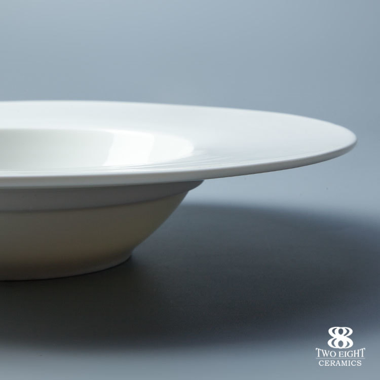 luxurious white tableware hotel restaurant pasta bowls