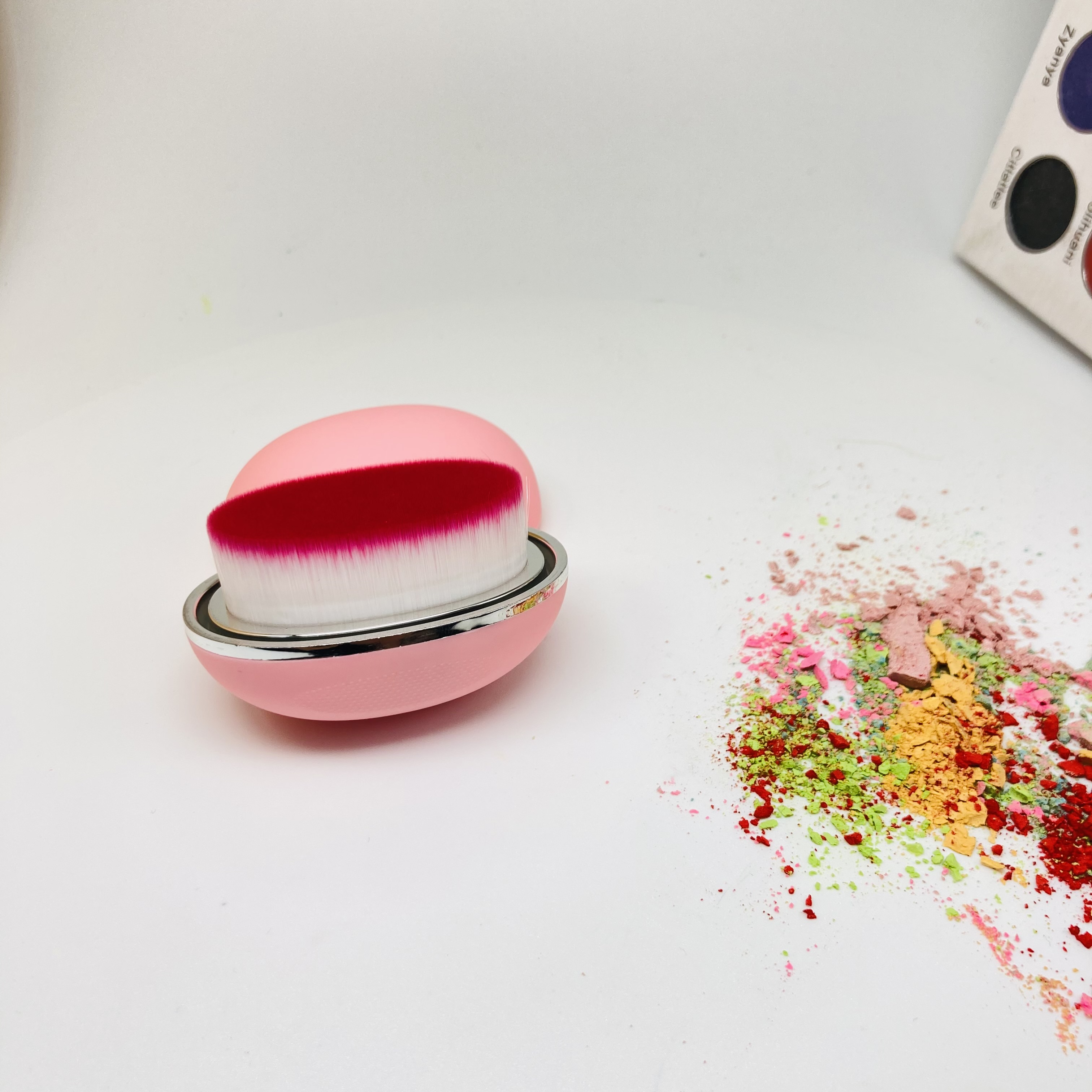 Boîte de pinceaux de maquillage rose pour maquillage de brosse de fond de teint de haute qualité avec logo personnalisé