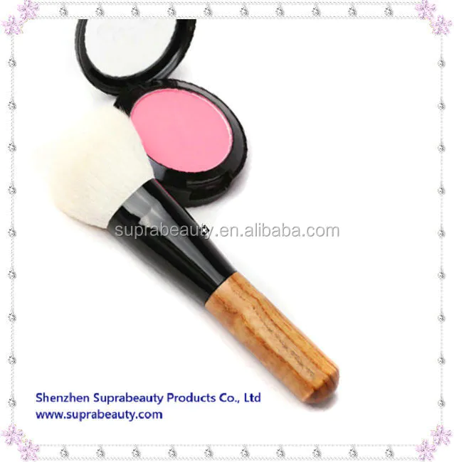 Pennello cosmetico kabuki con manico in bambù ecologico