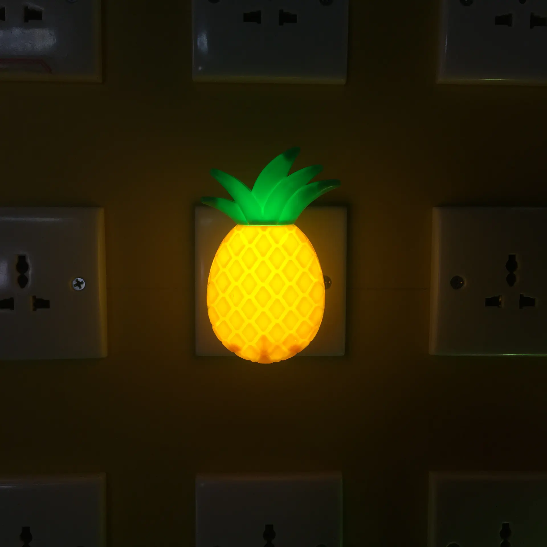 W041 OEM LED plug in night lamp Cartoon Pineapple Night Light 4 SMD mini switch with 0.6W AC 110V or 220V