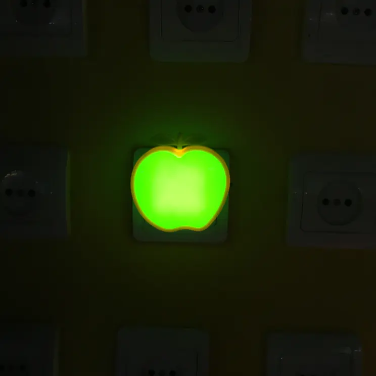 W088 0.6w AC 110V or 220Vlovely apple shape 4SMD mini switch plug in night light