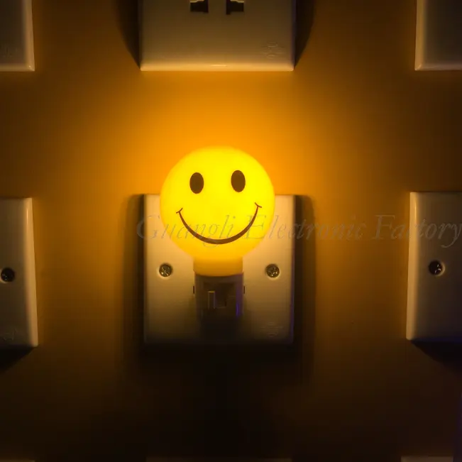 A61-S smile pattern plastic mini switch nightlight CE ROSH approved HOT SALE promotional gift items