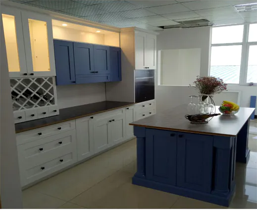 High Quality Online Design Solid Wood New Model Kitchen Cabinet