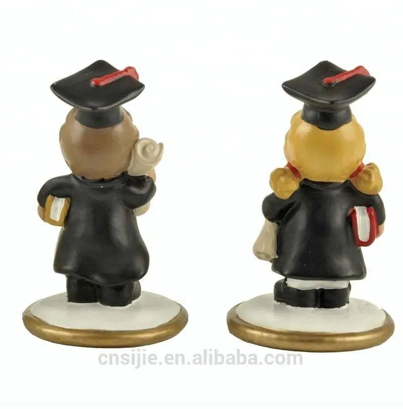 Polyresin graduation figurines for table decoration
