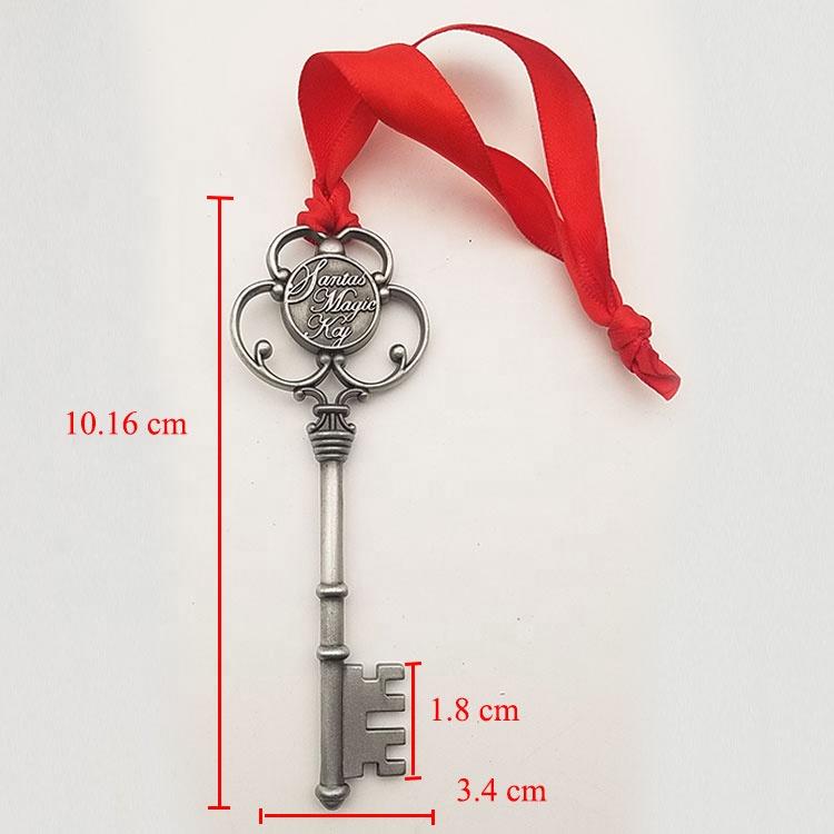 Dongguan decorating IN STOCK metal Christmas key with different color
