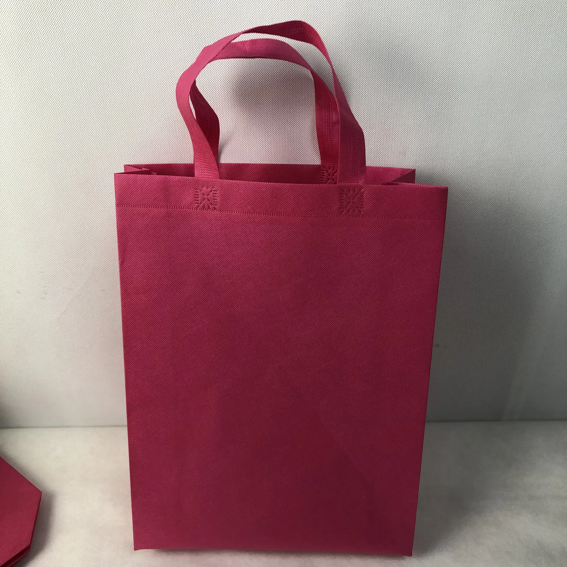 High quality customized logo portablepp spunbond nonwoven fabric shopping bag