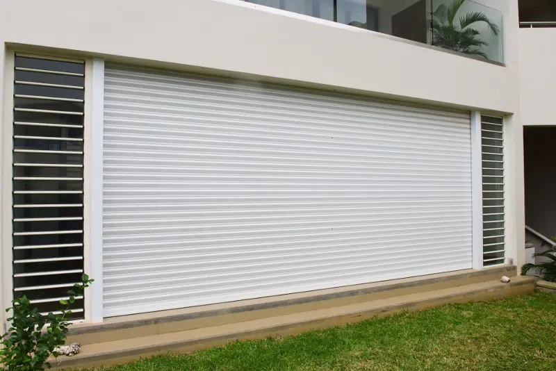 Anti-Typhoon Hurricane Strong Windproof Shutter Door Used in Near the Sea