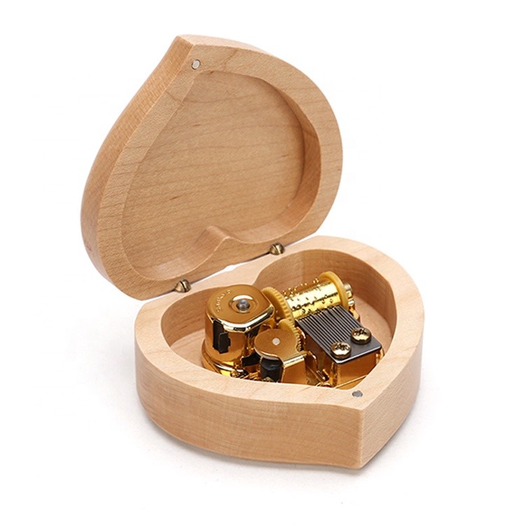 Amazon hot sale new design custom maple walnut hand crank music box for christmas birthday valentine holiday gift