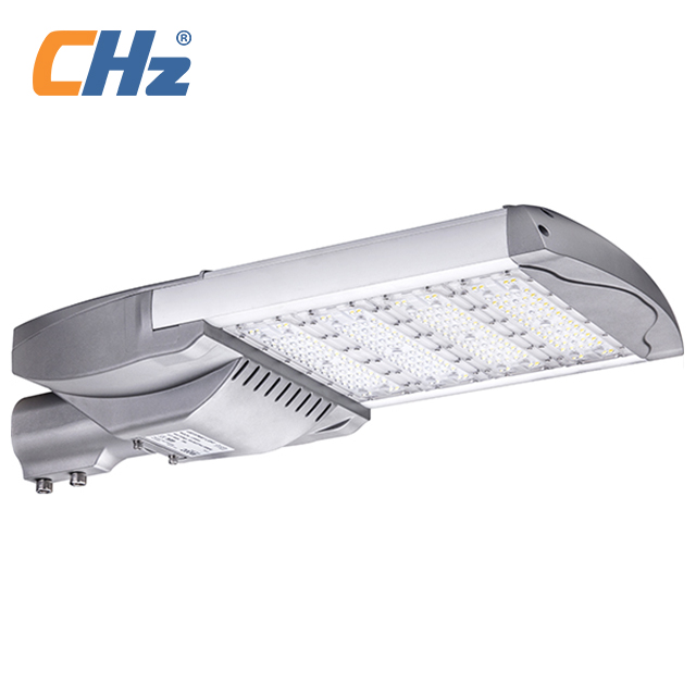 Réverbère LED extérieur à corps en aluminium à lumens élevés 50w 100w 150w 200w