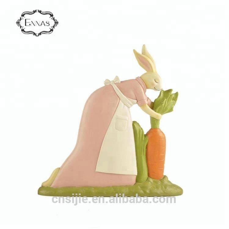 Factory wholesale resin animal figurine rabbit pulling carrot