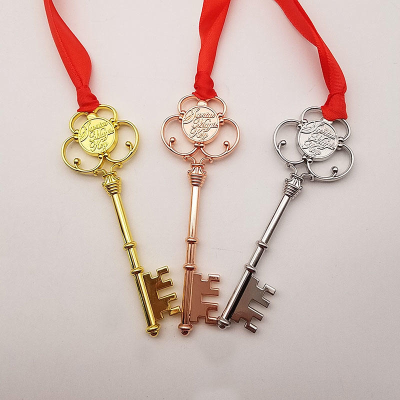 Amazon Popular Family gifts Red Ribbon Lanyard Metal Santa Magic Christmas Key