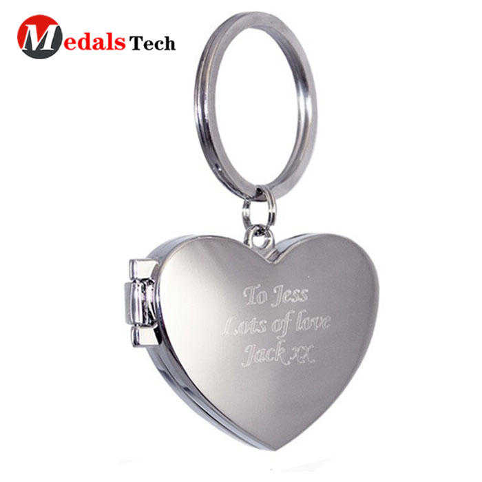 Factory manufacturer custom made zinc alloy heart shaped keyring for lover