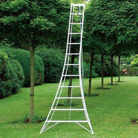Lightweight orchard ladders aluminum tripod ladder
