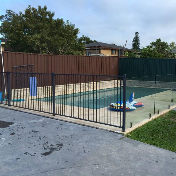 Flat top aluminium swimming pool fence