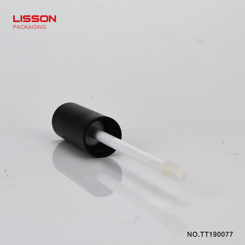 customized privated label portative lip gloss black tube packaging