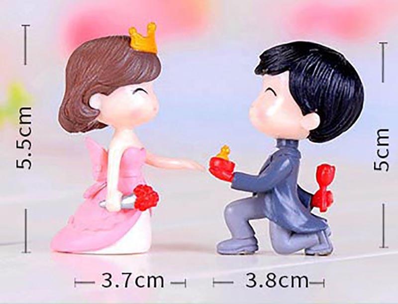 Romantic Cute Mini Boy and Girl Couple Figurine Valentine's Day Gift