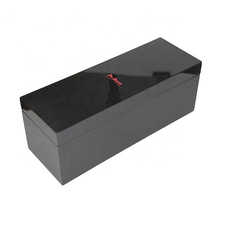 Customized design simple useful colored print black wine wooden box