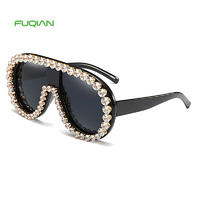 Custom LOGO Wholesale Diamond Personalized Zircon Pearl Ladies Bread SunglassesExcellent 2019 Small Frame Pearl Rhinestone Ladies Cat Eye Sunglasses