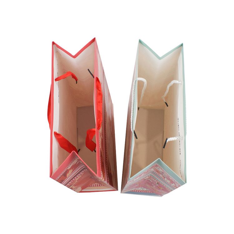 Prix ​​Sac favorable en papier de mode artisanal UV floral sacs à papier imprimé UV floral