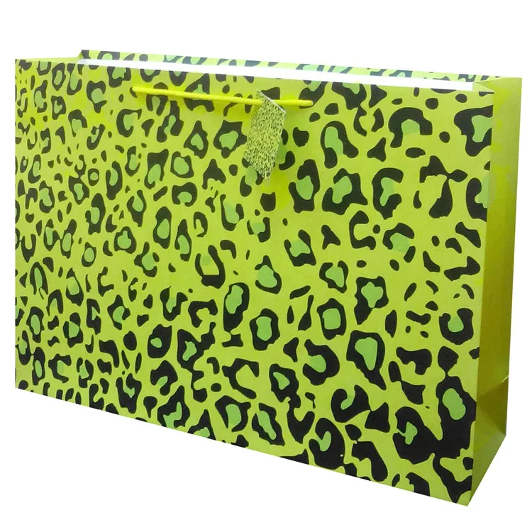 High Quality Low MOQ Custom Logo Green Pattern Kraft Paper Wrapping Bags