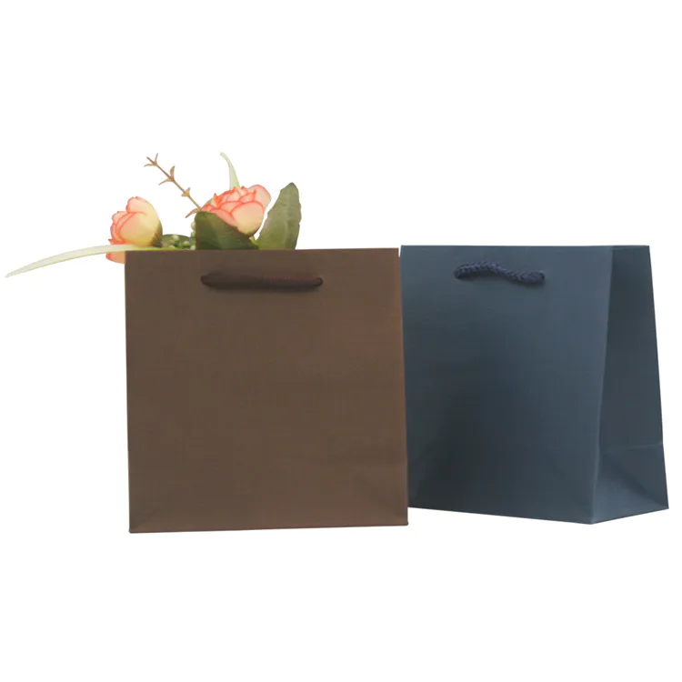 2019 Personalizzato Sottile Colore Scuro Colore Kraft Shopping Panno di Carta Sacchetto con Manici