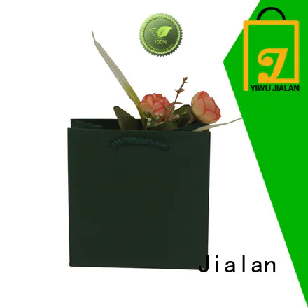 Jialan paper bag supplier widely applied for packing birthday gifts