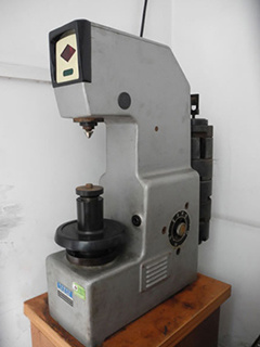 Brinell hardness tester and rockwell hardness tester